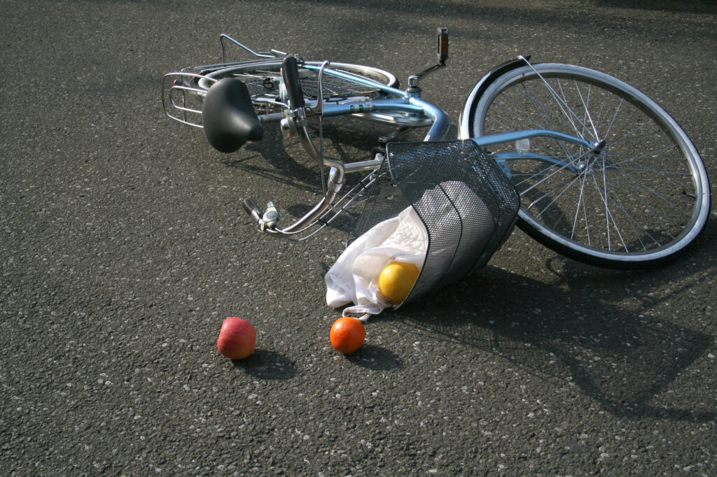 自転車事故で損害賠償責任は誰が負う？未成年者が加害者の場合は？