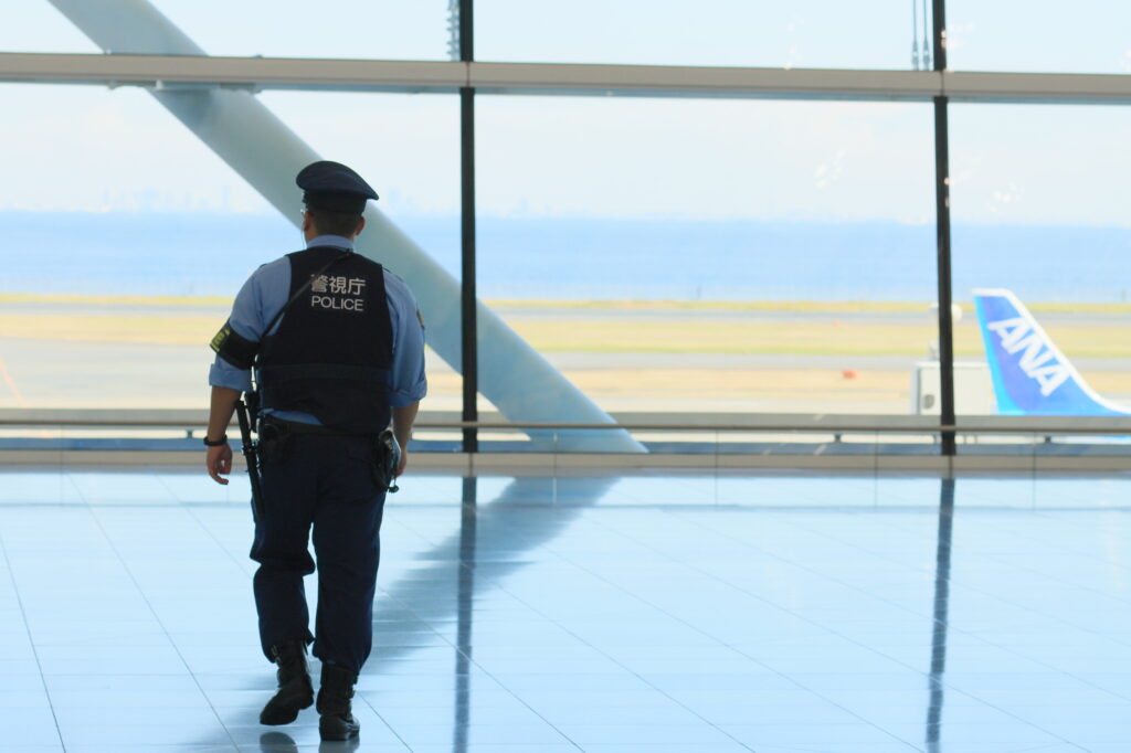 逮捕されたら職場にバレる？解雇を防ぐポイントや対策